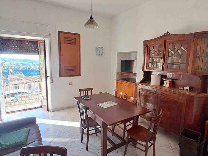 Appartamento trilocale in affitto in Via Giuseppe Sensales, Centro Storico, Catanzaro