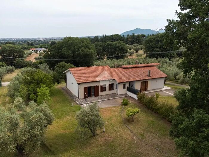 Casa trilocale in vendita in Strada Castellaccio, Viterbo