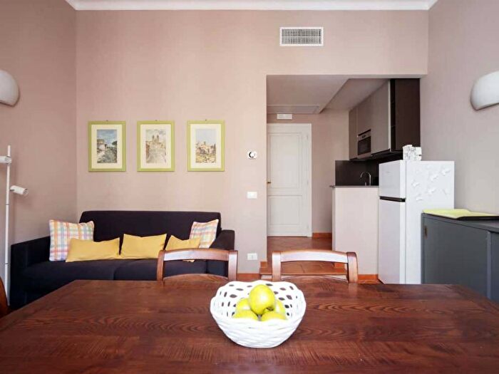 Appartamento trilocale in affitto in Via Cavour, Colle Oppio, Roma