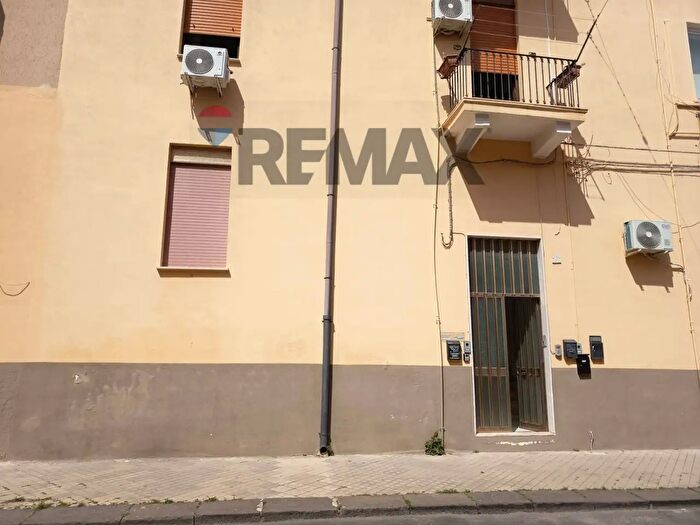 Appartamento trilocale in vendita in Via Ibla, Siracusa
