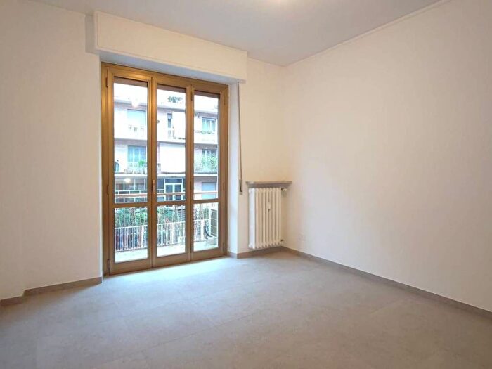 Appartamento bilocale in affitto in Via Desenzano, Gambara, Milano