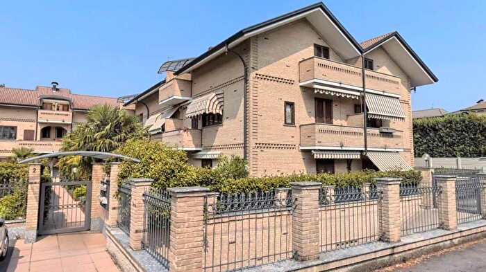 Appartamento trilocale in vendita in Via Cà Nova Seveso, Seveso