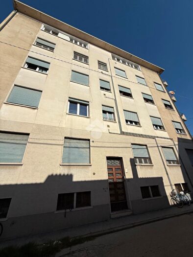Appartamento trilocale in vendita in Via Alberto Mario, Rovigo