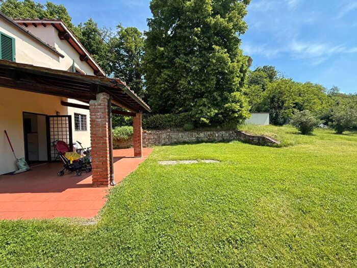 Casa con 6 locali in affitto in Via di Tizzano, Grassina, Bagno a Ripoli