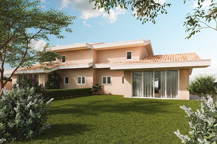 Casa con 7 locali in vendita in Bientina