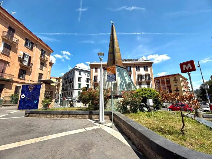 Appartamento trilocale in vendita in Vico Lungo San Raffaele, Napoli