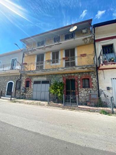 Appartamento con 6 locali in vendita in Via Giordano Bruno, Roccabascerana