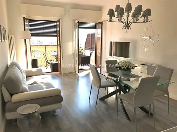 Appartamento bilocale in affitto in Desenzano Del Garda