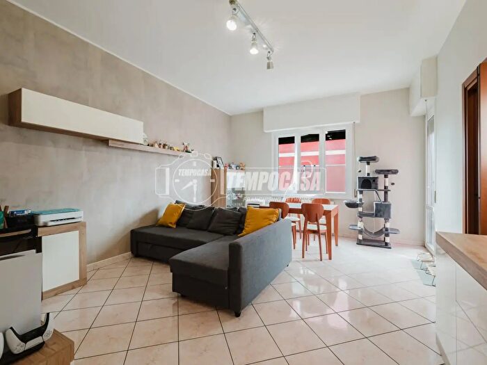 Appartamento bilocale in vendita in Viale Leonardo da Vinci, Trezzano Sul Naviglio