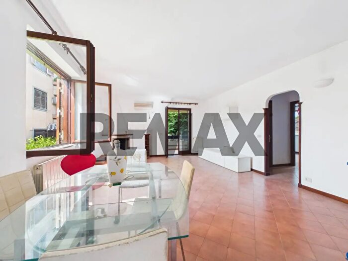 Appartamento trilocale in affitto in Roma