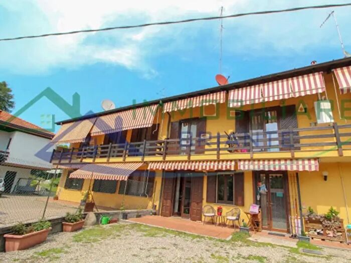 Casa quadrilocale in vendita in Via ai Monti, Somma Lombardo