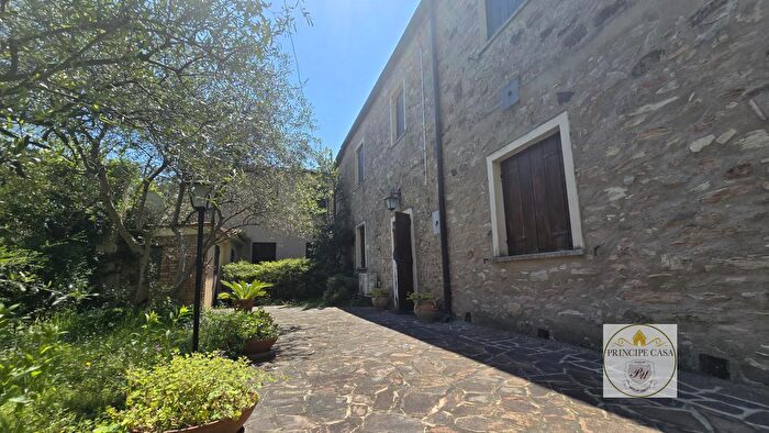 Casa trilocale in vendita in Via Jacopo dArquà, Arqua Petrarca