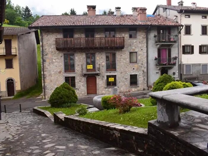 Casa con 5 locali in vendita in Via Grimoldo, Oltre Il Colle
