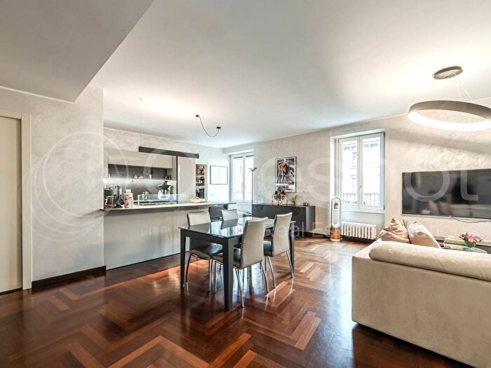 Appartamento bilocale in affitto in Piazza Arnoldo Mondadori, Quadronno Crocetta, Milano