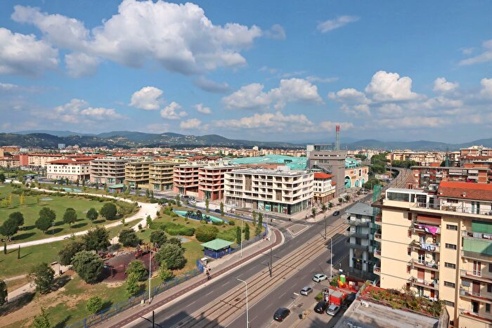 Appartamento con 5 locali in vendita in Via Antonio Stradivari, Firenze