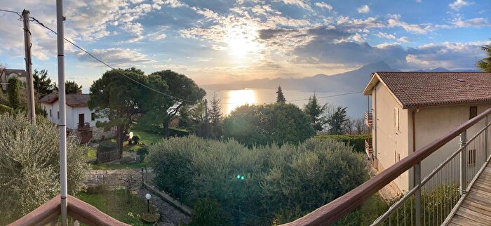 Casa con 5 locali in vendita in San Zeno Di Montagna