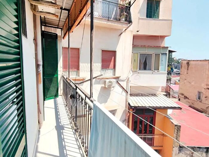 Appartamento bilocale in affitto in Vico S Margherita a Fonseca, Napoli