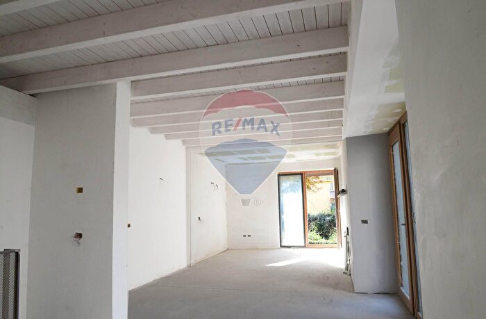 Appartamento trilocale in vendita in Luigi Nono, Cornate DAdda