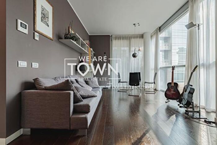 Appartamento trilocale in affitto in Via Vincenzo Capelli, Milano