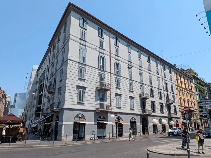 Appartamento bilocale in affitto in Via della Moscova, Moscova, Milano