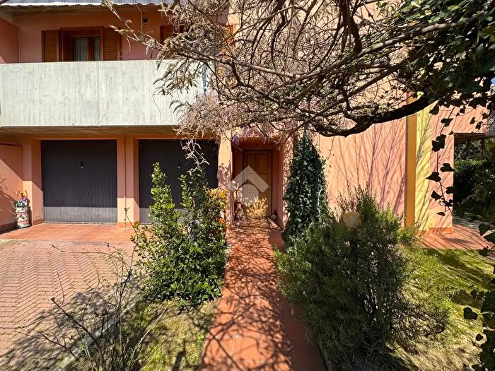 Casa con 5 locali in vendita in Via a Baldraccani, Forli