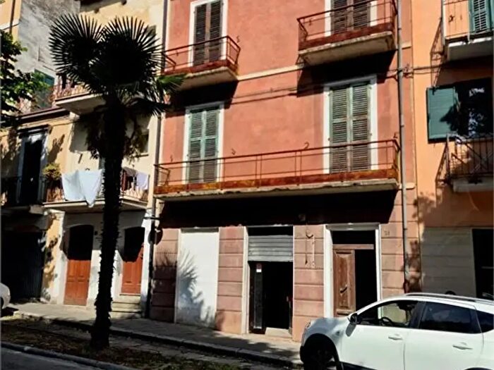 Casa con 12 locali in vendita in Orsogna