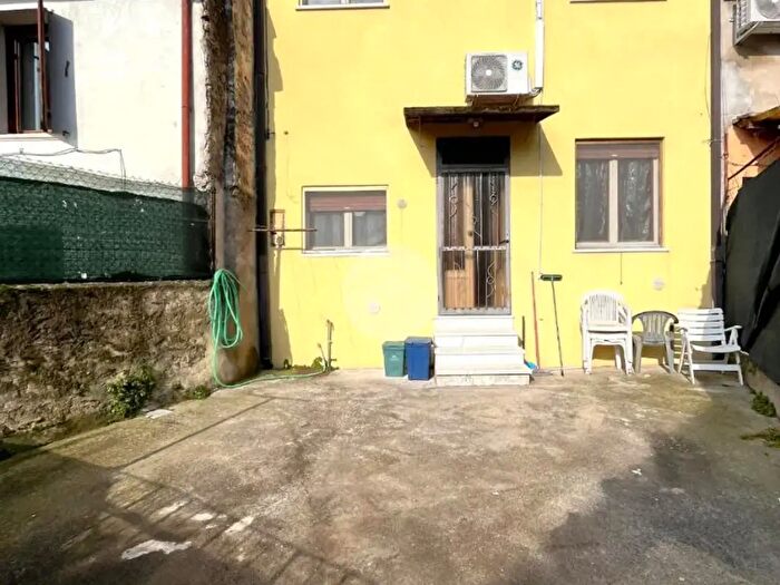 Casa quadrilocale in vendita in Via San Carlo, Buttapietra