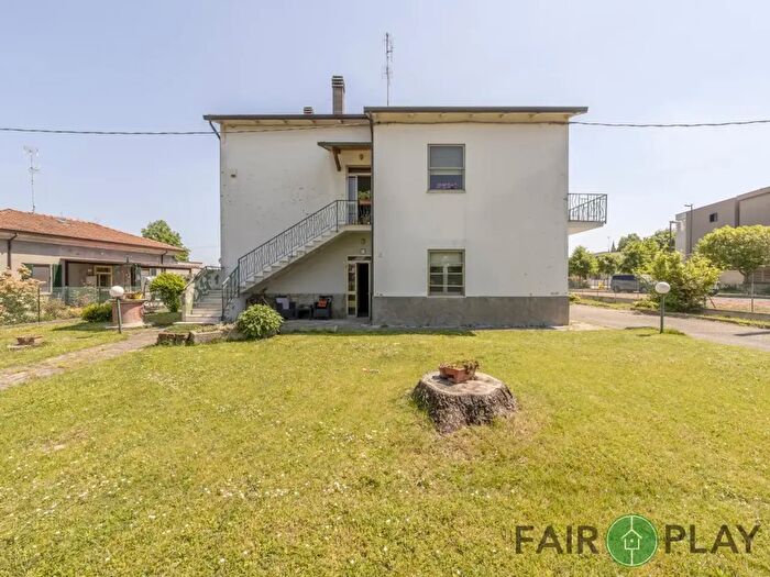 Appartamento trilocale in vendita in Via Rio Cozzi, Forli