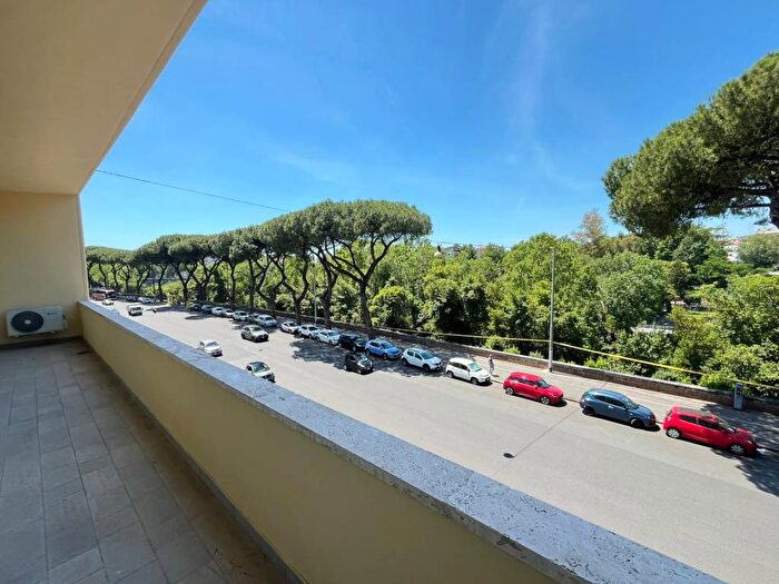 Appartamento con 5 locali in affitto in Lungotevere delle Navi, Flaminio, Roma