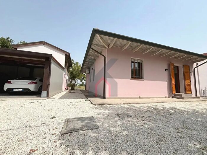 Casa quadrilocale in vendita in Forli'