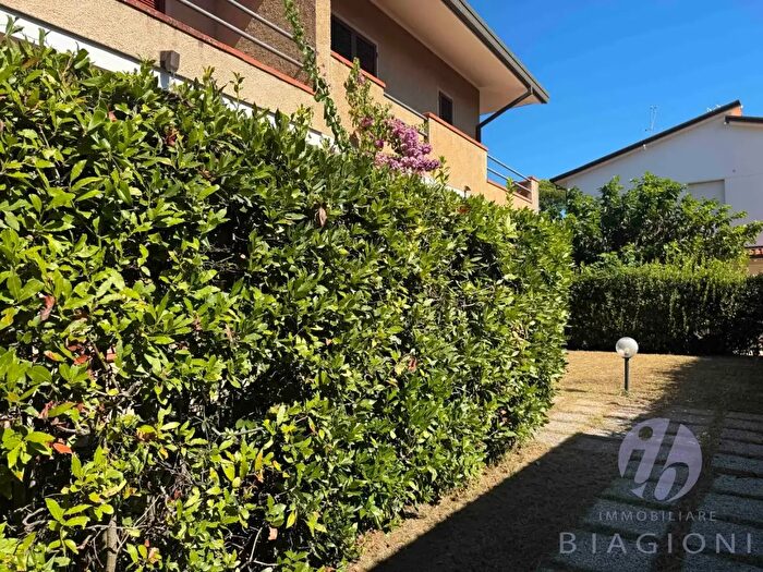 Casa con 5 locali in vendita in Pietrasanta
