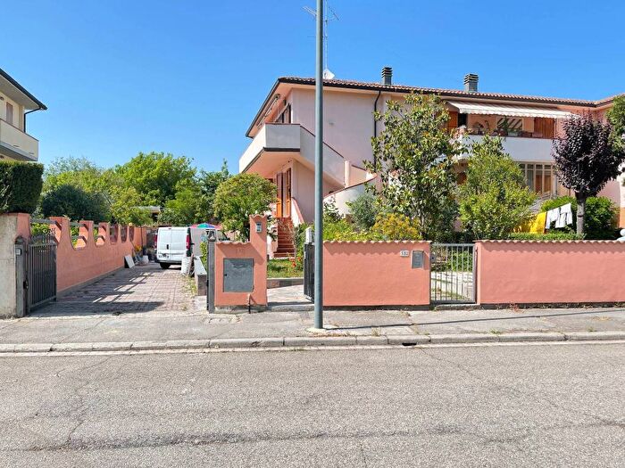 Appartamento trilocale in affitto in Viale Pablo Picasso, Lido Adriano Lido di Dante, Ravenna