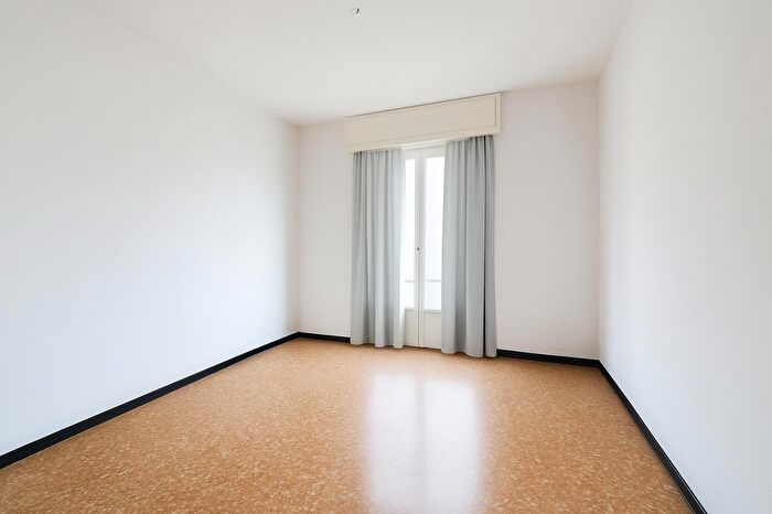 Appartamento trilocale in vendita in Via Luigi Rizzo, Rapallo