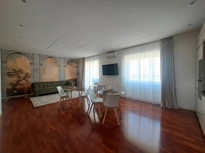 Appartamento con 5 locali in vendita in Via Orto del Re, Catania