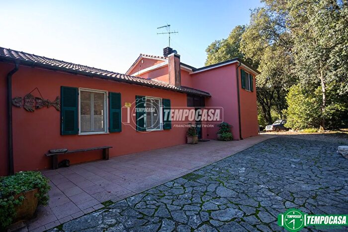Casa con 12 locali in vendita in Località Monti Branzi, Lerici