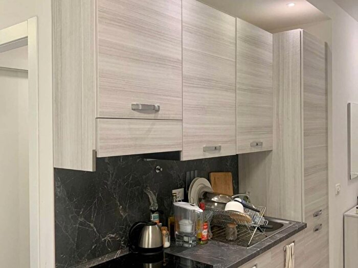 Appartamento trilocale in affitto in Via Leopoldo Sabbatini, Bocconi, Milano