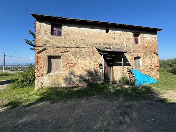 Casa con 7 locali in vendita in Empoli
