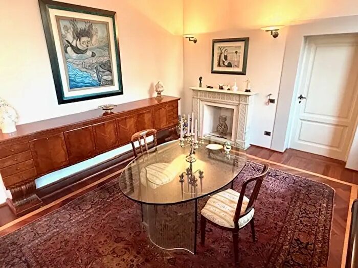 Appartamento con 8 locali in vendita in Firenze