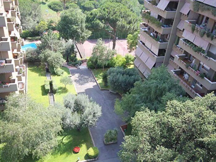 Appartamento con 8 locali in affitto in Roma