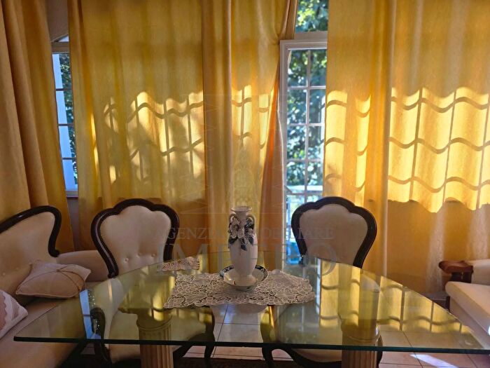 Casa con 10 locali in vendita in Via Luciano Veziano, Ventimiglia