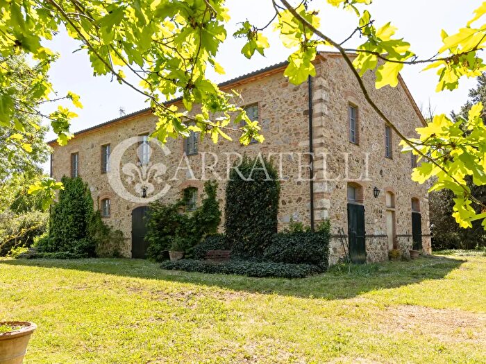 Casa con 17 locali in vendita in Gavorrano