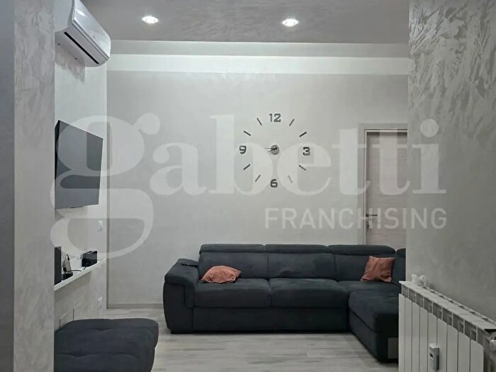 Appartamento con 6 locali in vendita in Via San Secondo a, Torino