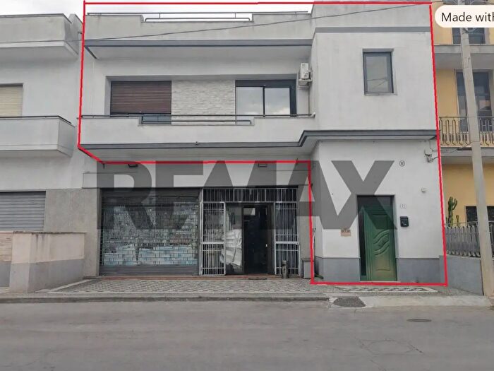 Casa quadrilocale in vendita in Via Vescovo Faggiano, Salice Salentino