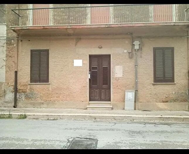 Appartamento con 8 locali in vendita in Via Imbornone Menfi, Menfi