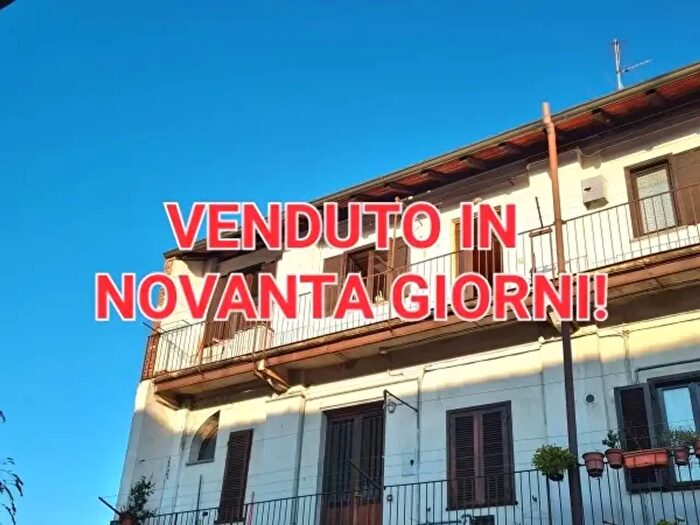 Appartamento quadrilocale in vendita in Via Flora, Legnano