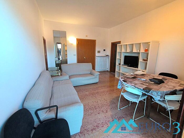 Appartamento quadrilocale in affitto in Corso Vittorio Emanuele, Ascoli Piceno