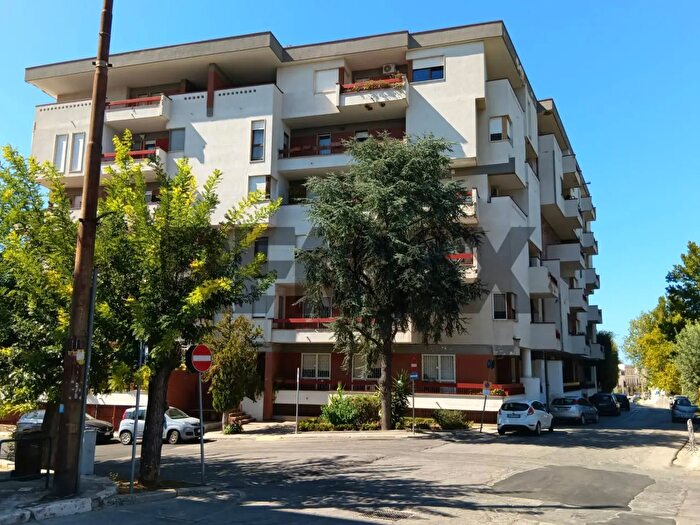 Appartamento con 6 locali in vendita in Piazza Trieste, Adelfia
