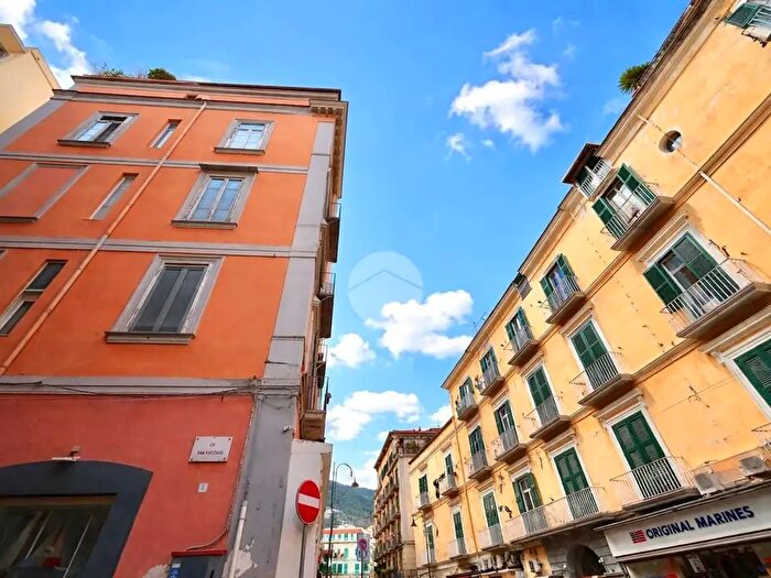 Appartamento trilocale in vendita in Via San Vincenzo, Castellammare Di Stabia