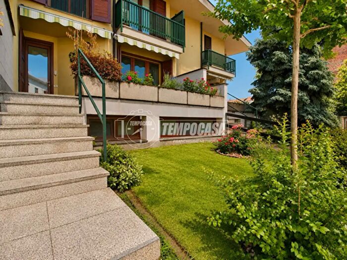 Casa con 5 locali in vendita in Novara