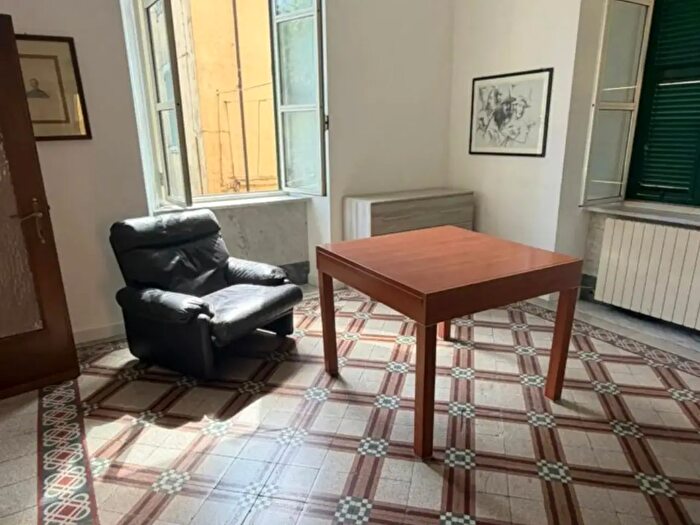 Appartamento trilocale in affitto in Carrara